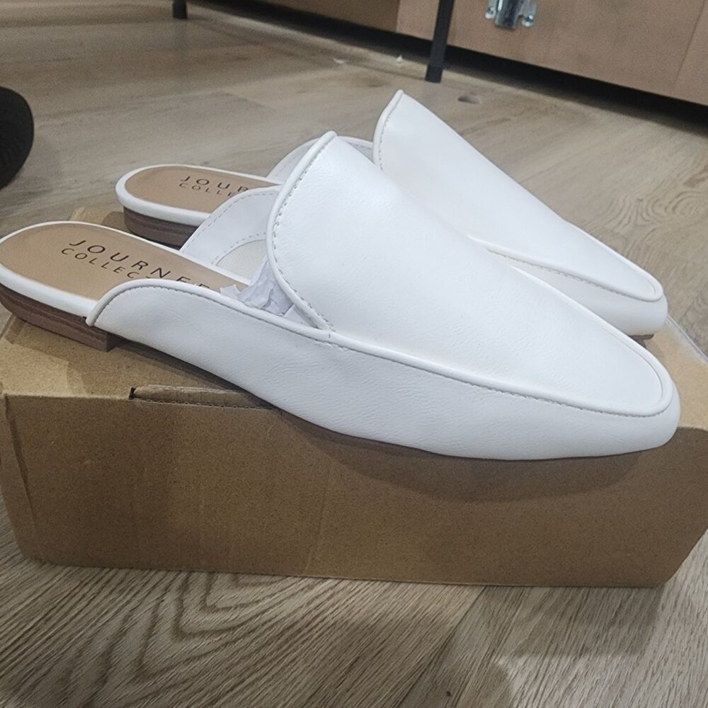 Journee Collection Womens White Slip-On Loafers Size 7.5